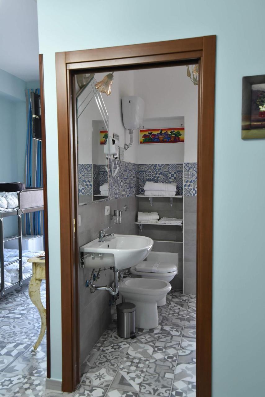 B&B Le Cycas Castellammare di Stabia Exterior foto