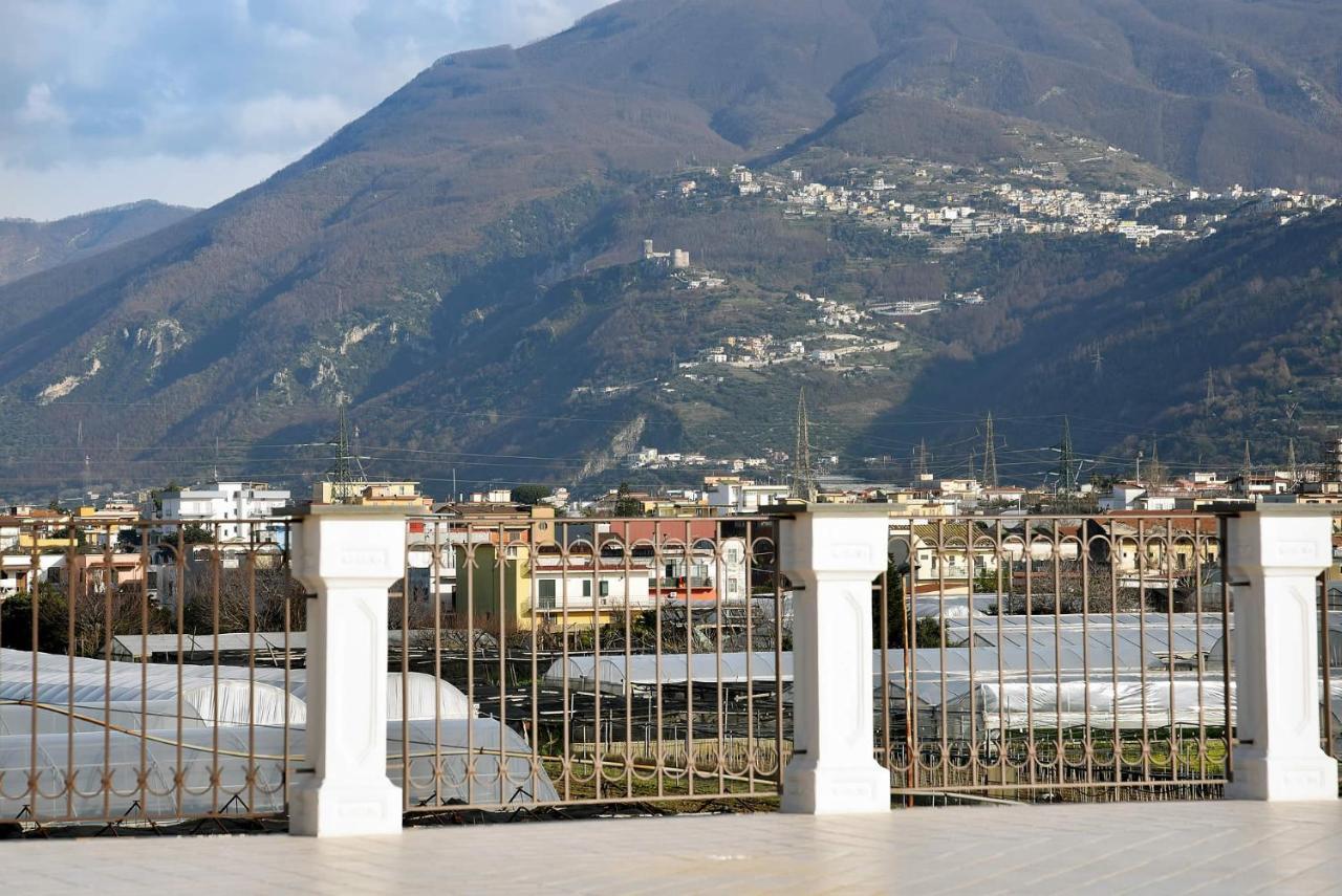 B&B Le Cycas Castellammare di Stabia Exterior foto
