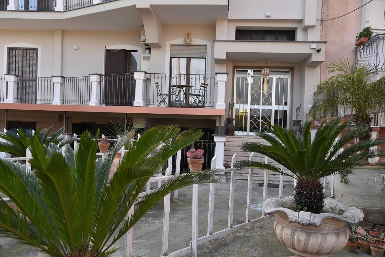 B&B Le Cycas Castellammare di Stabia Exterior foto