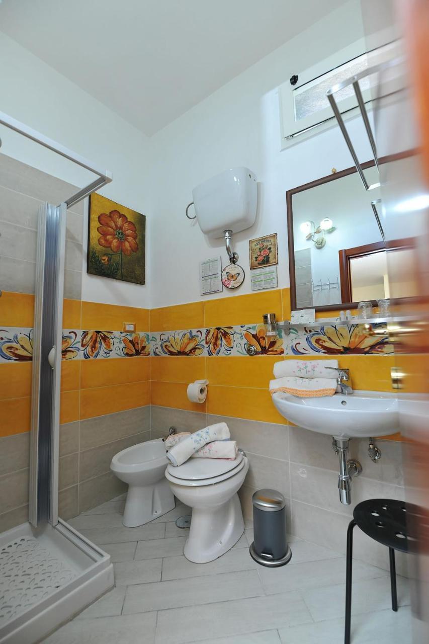 B&B Le Cycas Castellammare di Stabia Exterior foto